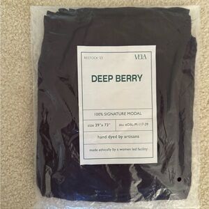 Vela scarf deep berry
